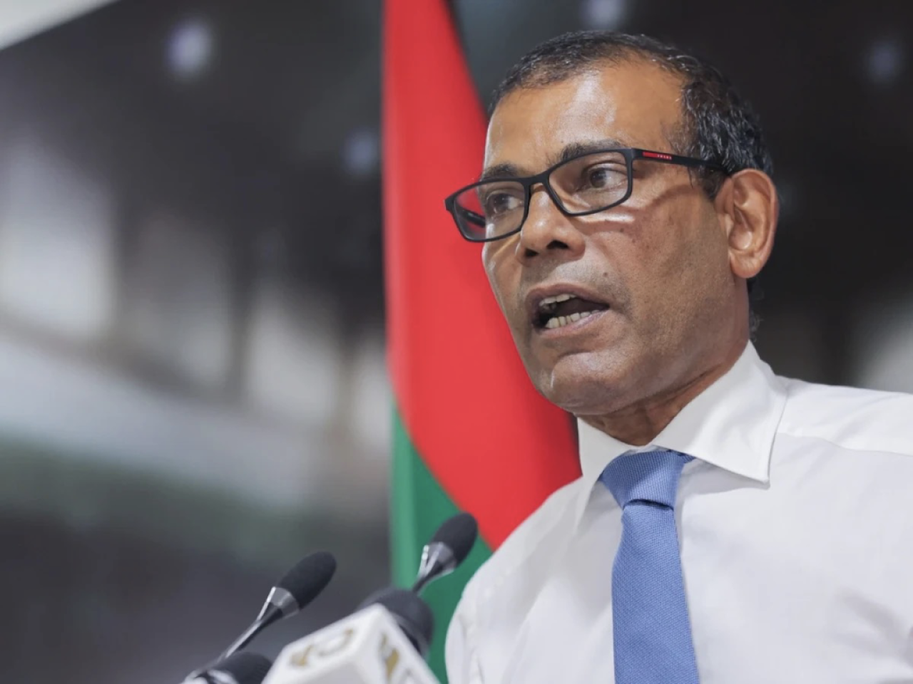 Nasheedh ge rahdhu sarukaarah: Siyaasathu thakah faadu kiyumakee siyaasee party ehgge masooliyyatheh