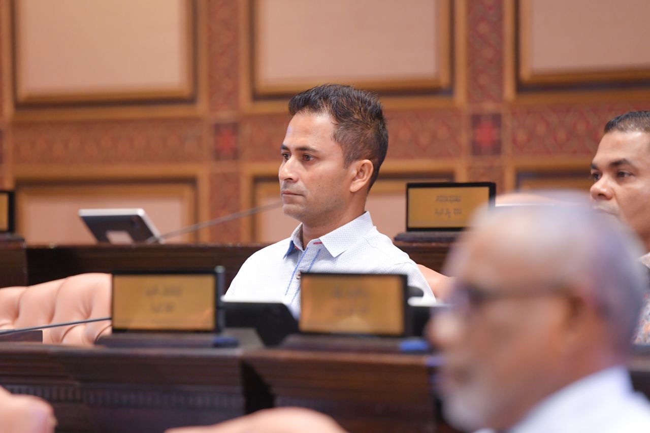 އިންތިހާބީ މެމްބަރުން މަޖިލީހަށް އަހުލުވެރިކުރުވުން