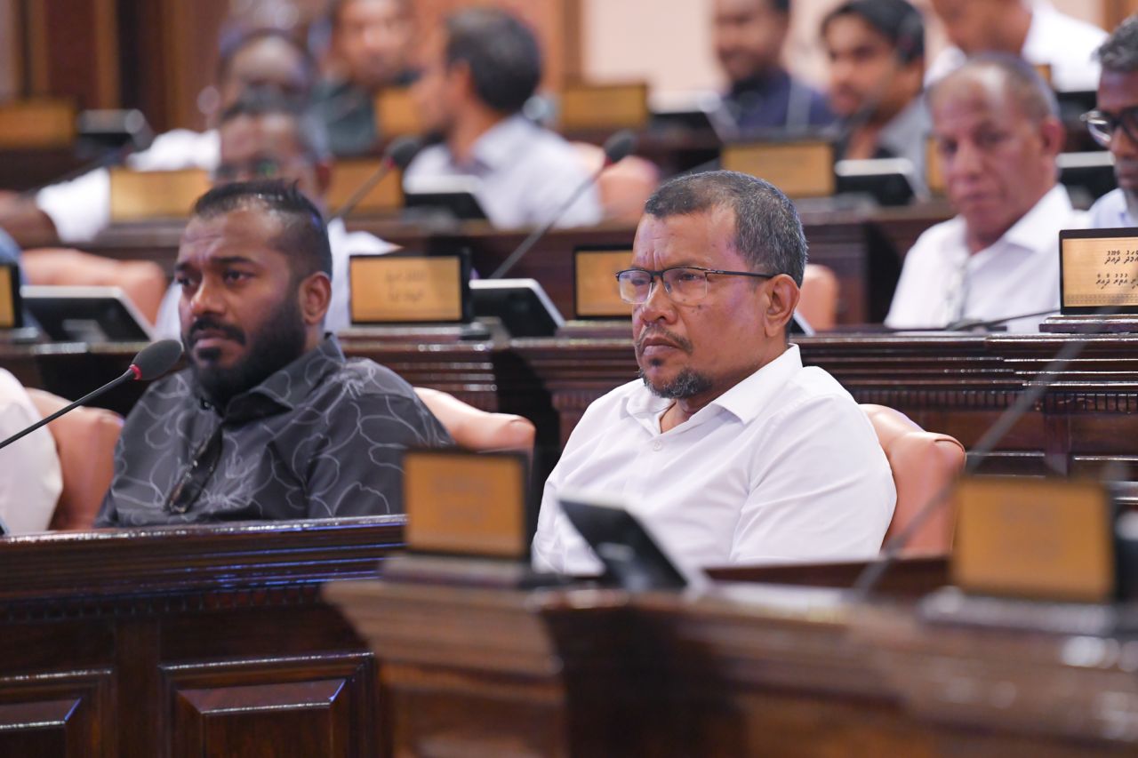 އިންތިހާބީ މެމްބަރުން މަޖިލީހަށް އަހުލުވެރިކުރުވުން