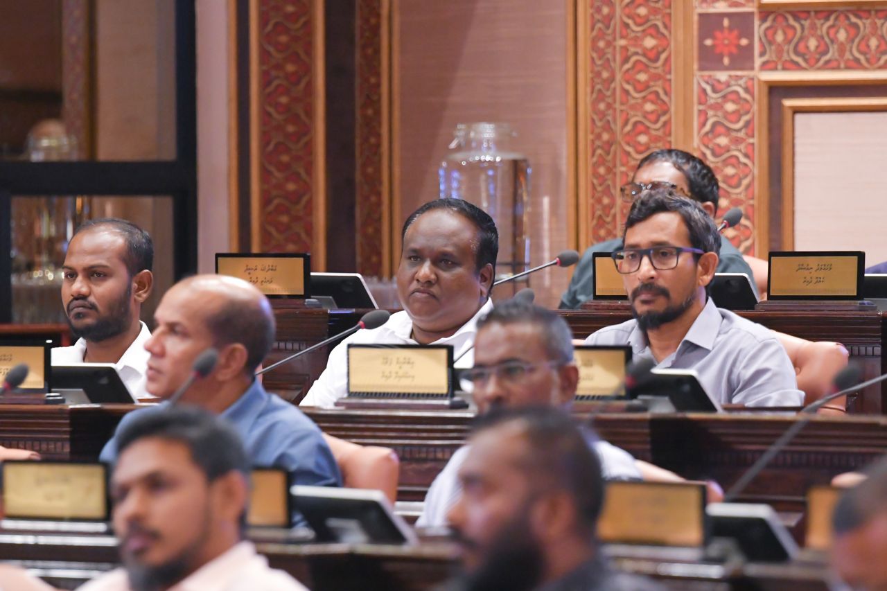 އިންތިހާބީ މެމްބަރުން މަޖިލީހަށް އަހުލުވެރިކުރުވުން