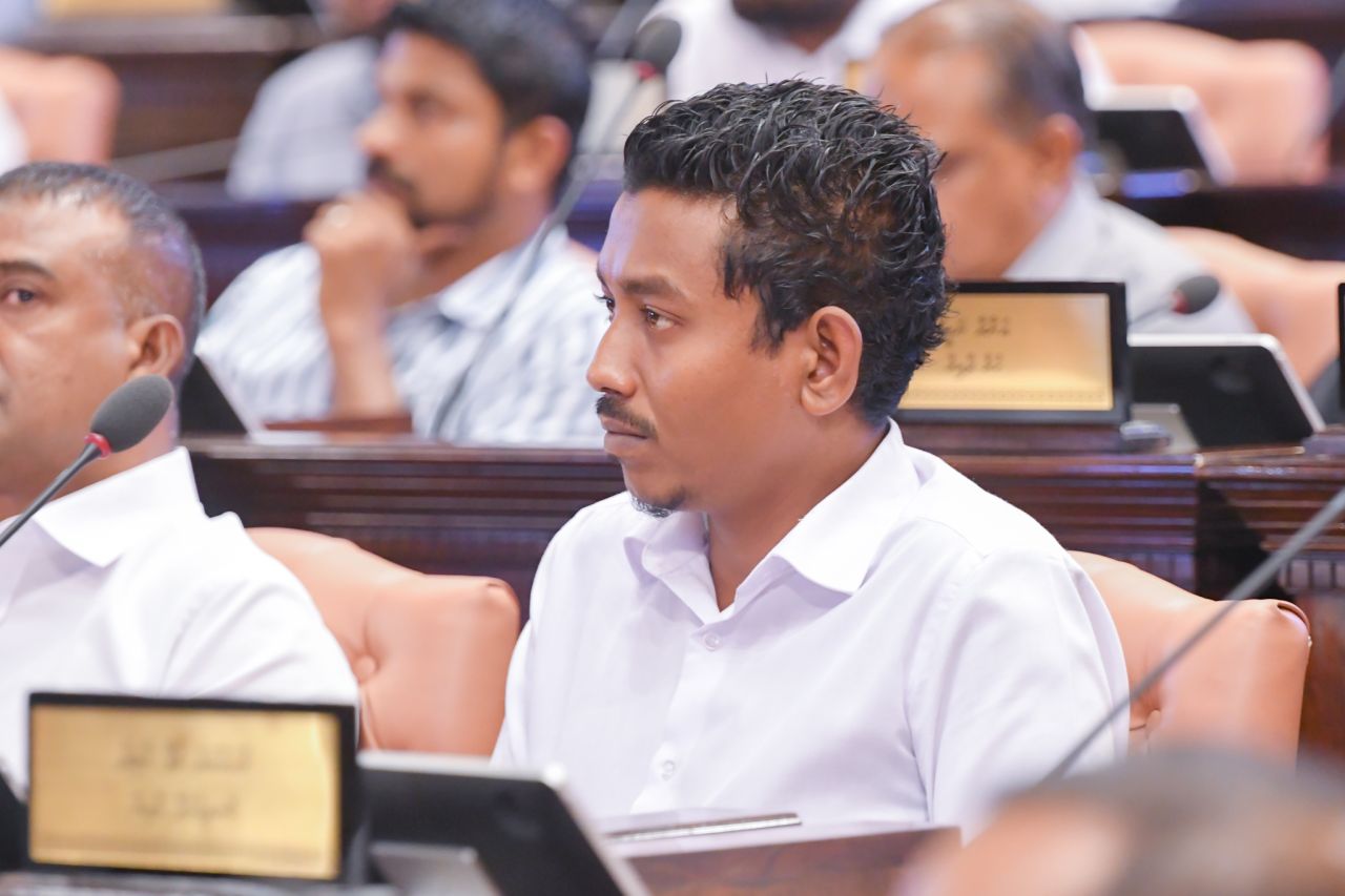 އިންތިހާބީ މެމްބަރުން މަޖިލީހަށް އަހުލުވެރިކުރުވުން