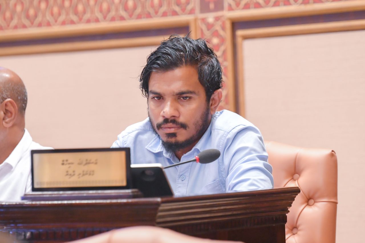 އިންތިހާބީ މެމްބަރުން މަޖިލީހަށް އަހުލުވެރިކުރުވުން