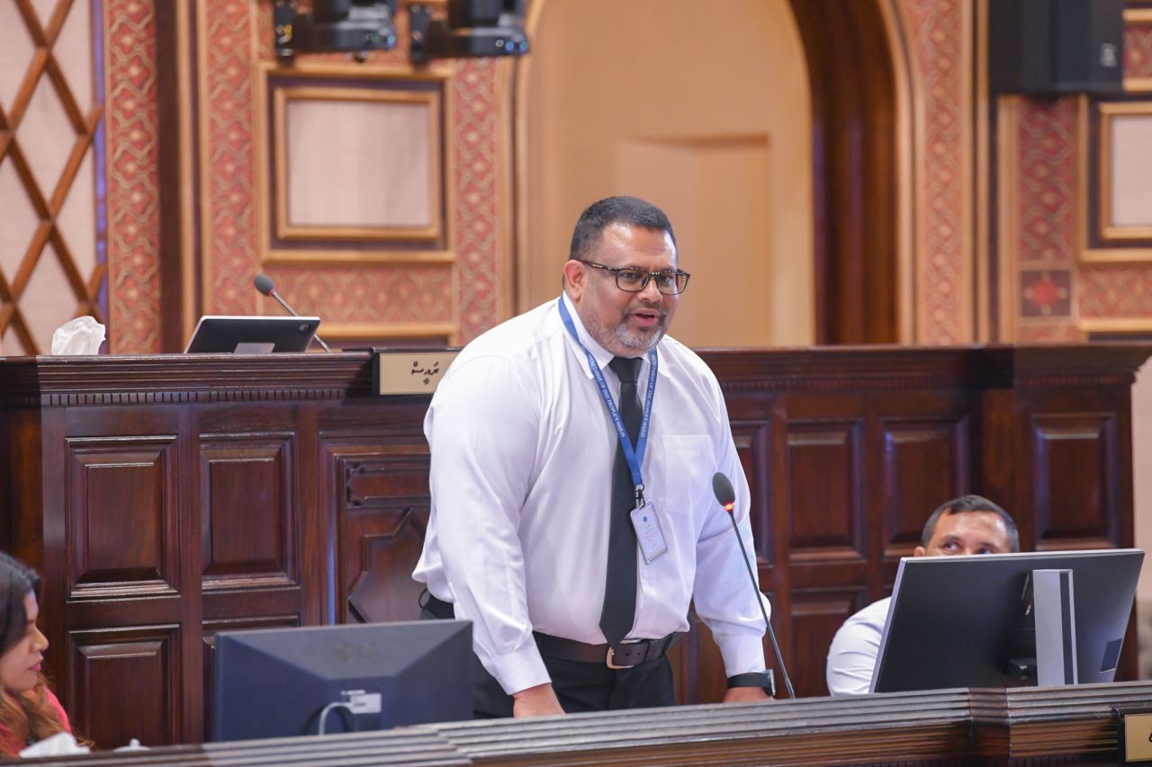 އިންތިހާބީ މެމްބަރުން މަޖިލީހަށް އަހުލުވެރިކުރުވުން