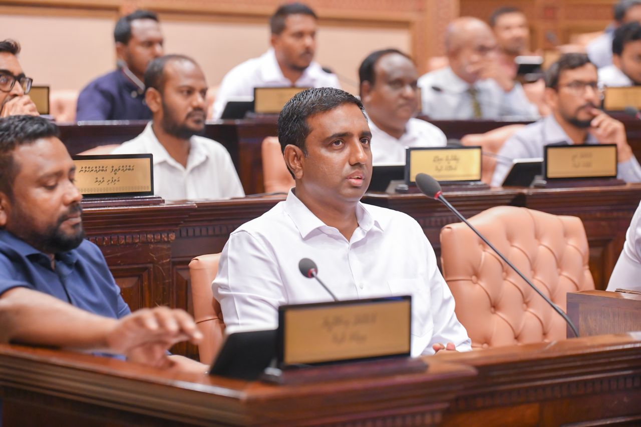 އިންތިހާބީ މެމްބަރުން މަޖިލީހަށް އަހުލުވެރިކުރުވުން