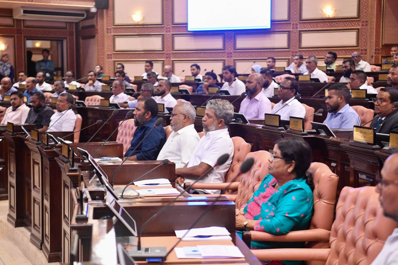 އިންތިހާބީ މެމްބަރުން މަޖިލީހަށް އަހުލުވެރިކުރުވުން