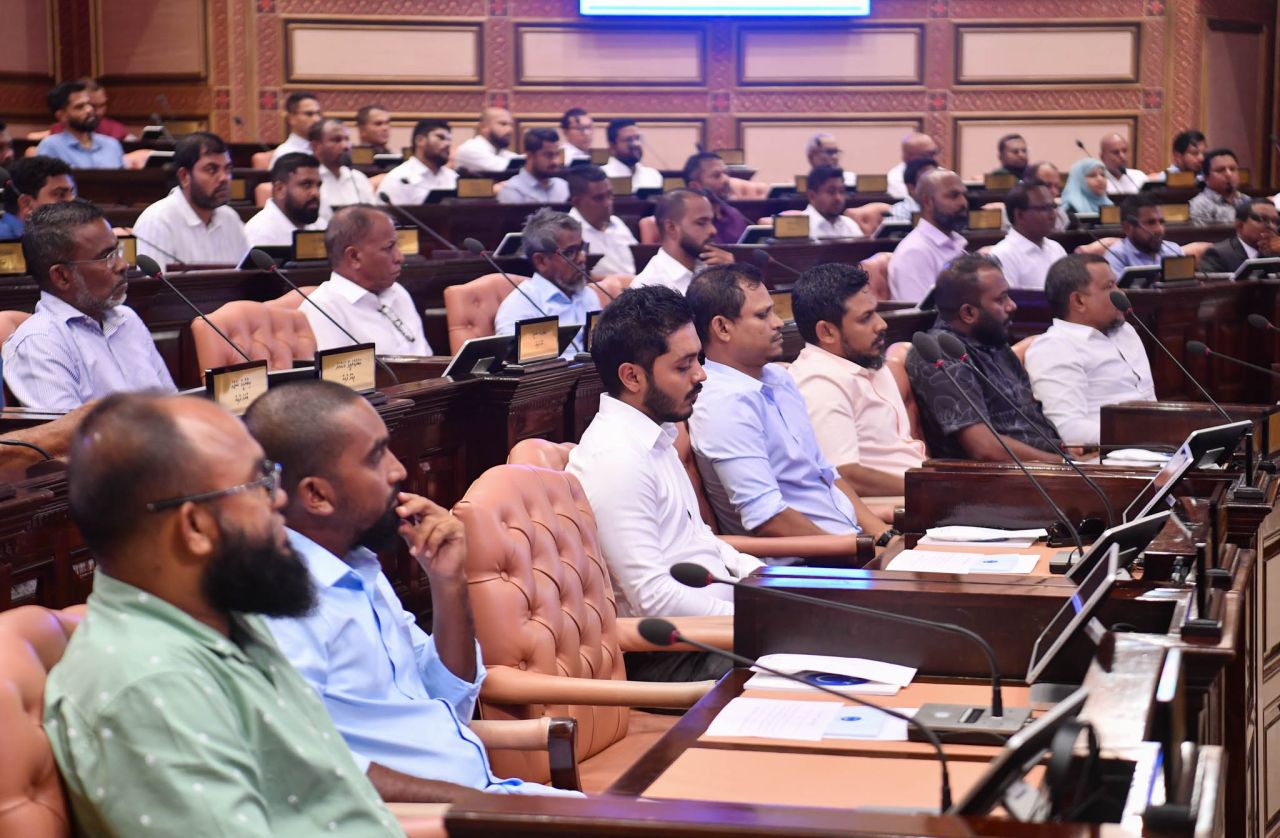 އިންތިހާބީ މެމްބަރުން މަޖިލީހަށް އަހުލުވެރިކުރުވުން