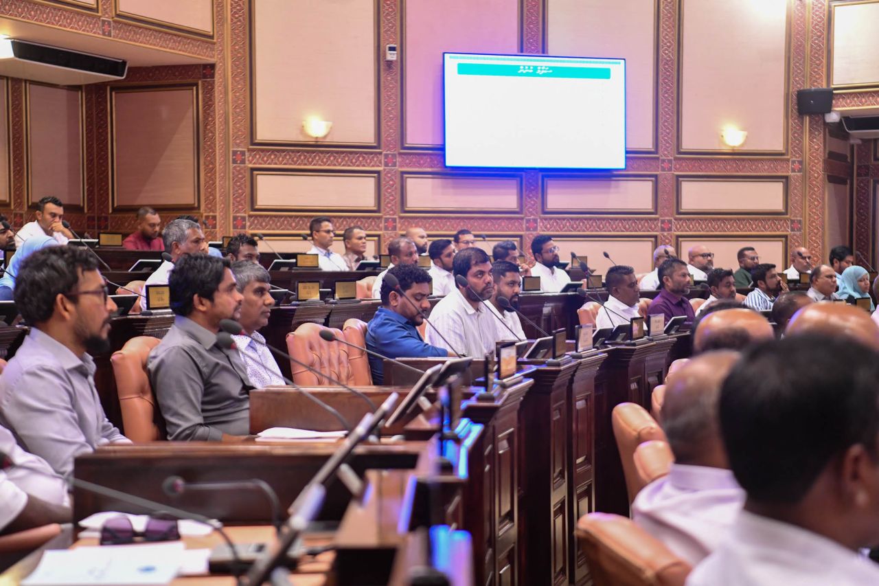 އިންތިހާބީ މެމްބަރުން މަޖިލީހަށް އަހުލުވެރިކުރުވުން