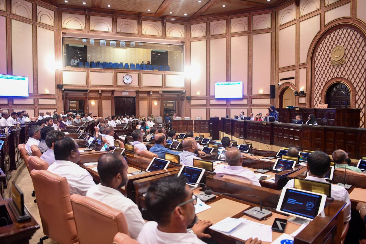 އިންތިހާބީ މެމްބަރުން މަޖިލީހަށް އަހުލުވެރިކުރުވުން