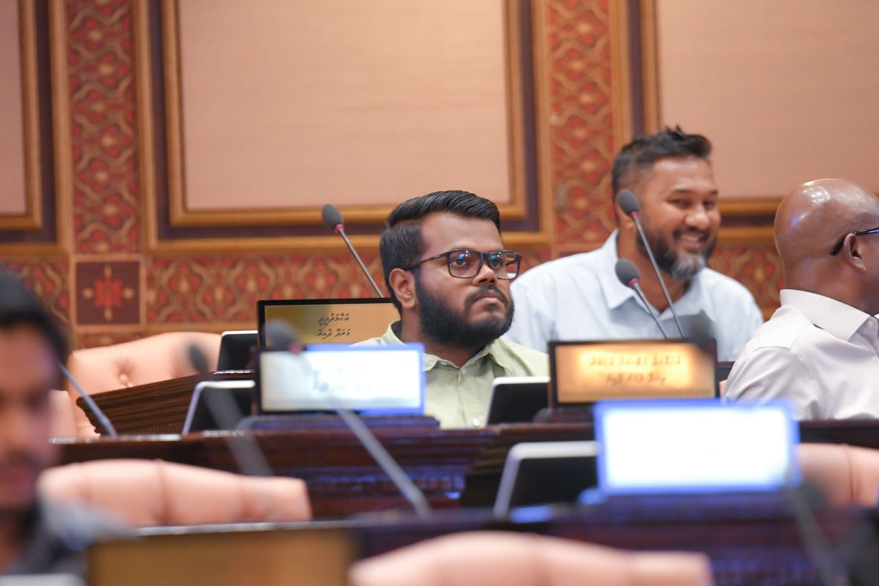 އިންތިހާބީ މެމްބަރުން މަޖިލީހަށް އަހުލުވެރިކުރުވުން