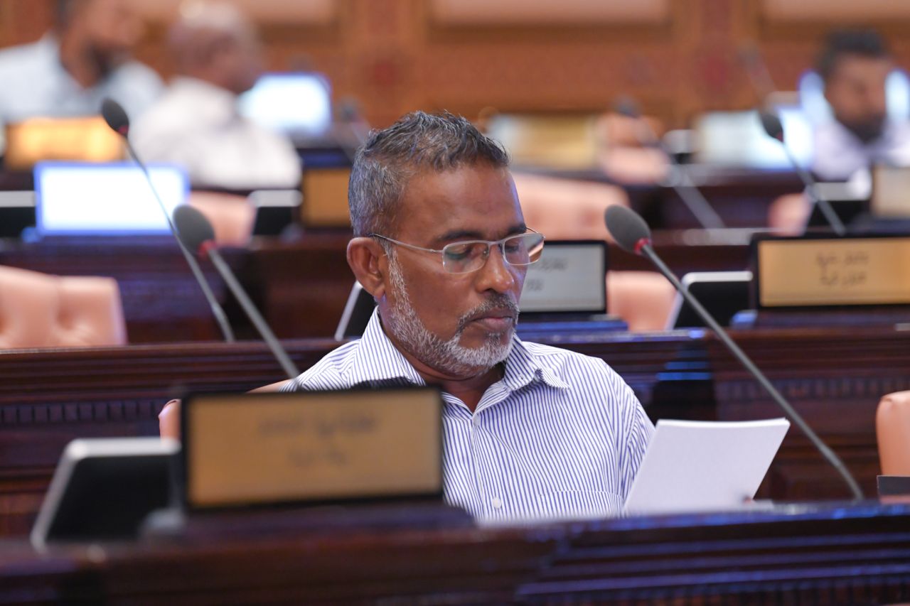 އިންތިހާބީ މެމްބަރުން މަޖިލީހަށް އަހުލުވެރިކުރުވުން