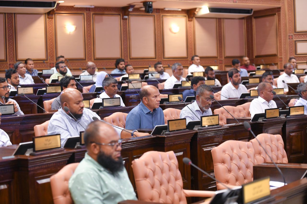 އިންތިހާބީ މެމްބަރުން މަޖިލީހަށް އަހުލުވެރިކުރުވުން