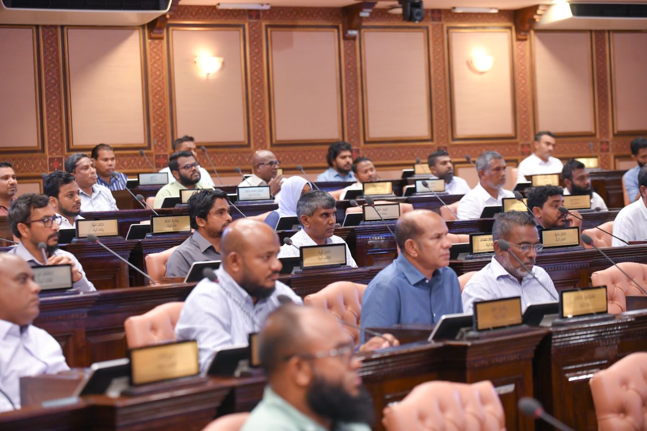 އިންތިހާބީ މެމްބަރުން މަޖިލީހަށް އަހުލުވެރިކުރުވުން