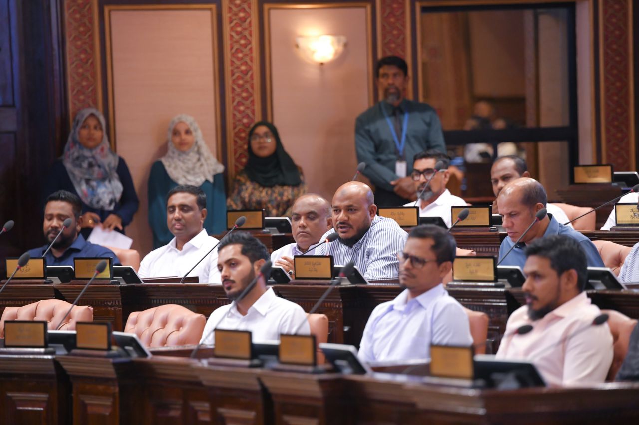 އިންތިހާބީ މެމްބަރުން މަޖިލީހަށް އަހުލުވެރިކުރުވުން