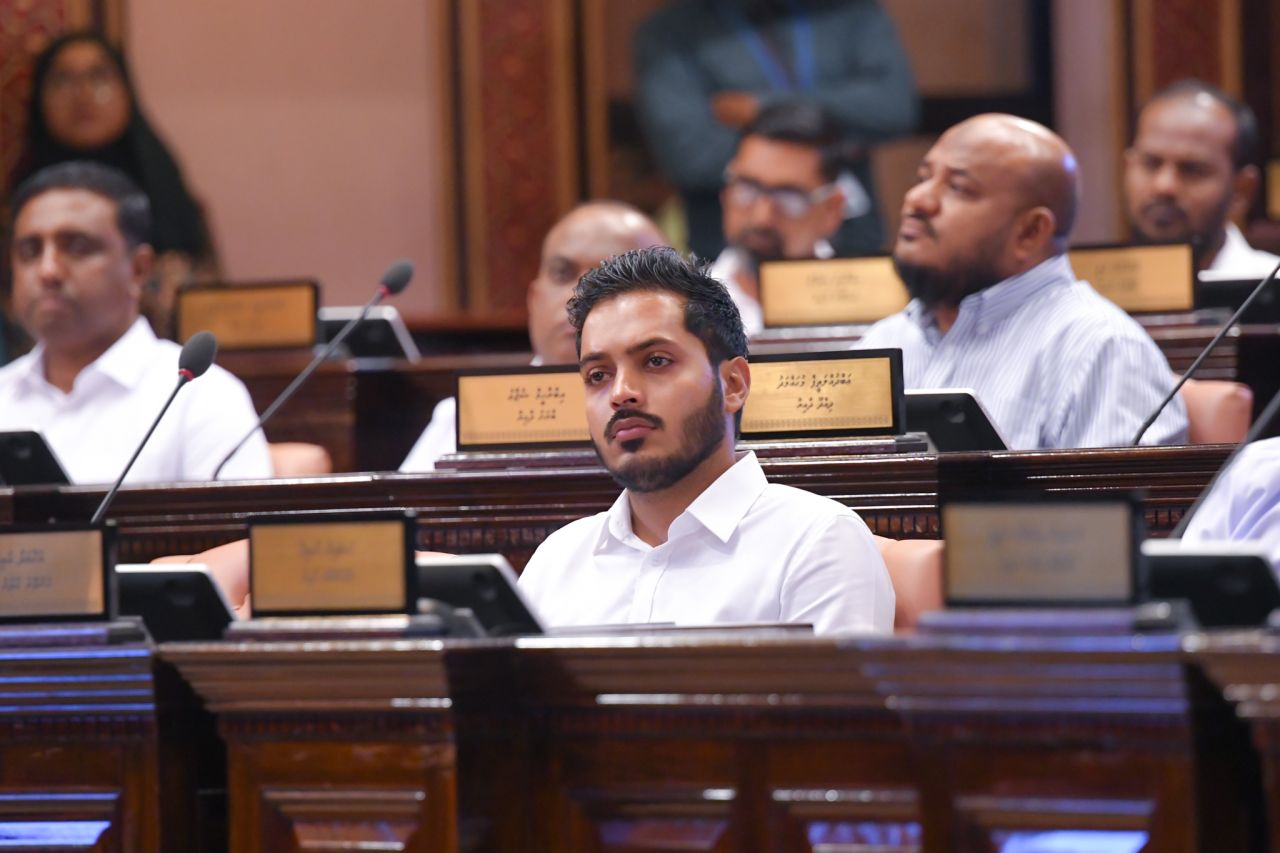 އިންތިހާބީ މެމްބަރުން މަޖިލީހަށް އަހުލުވެރިކުރުވުން