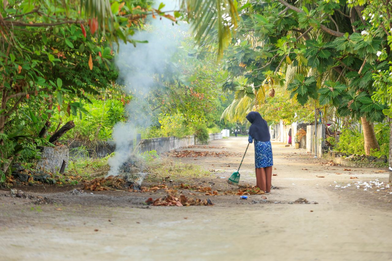 ކިނބިދޫގެ ނަލަކަން ފޮޓޯތަކުން