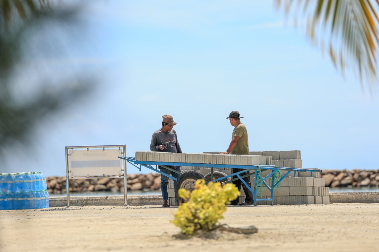 ކިނބިދޫގެ ނަލަކަން ފޮޓޯތަކުން