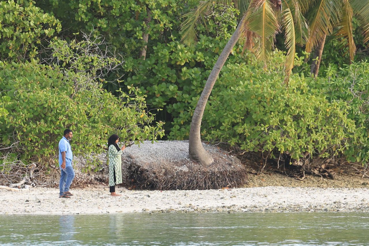 ކިނބިދޫގެ ނަލަކަން ފޮޓޯތަކުން