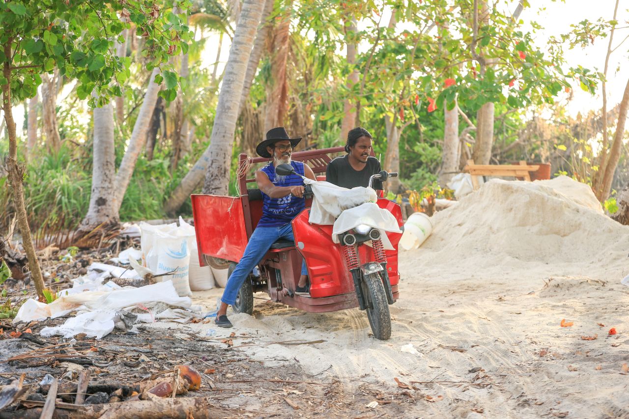 ކިނބިދޫގެ ނަލަކަން ފޮޓޯތަކުން