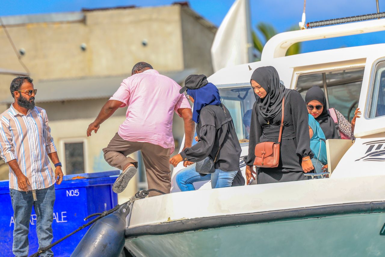 ހިރިލަންދޫގެ ސާދާ ދިރިއުޅުން