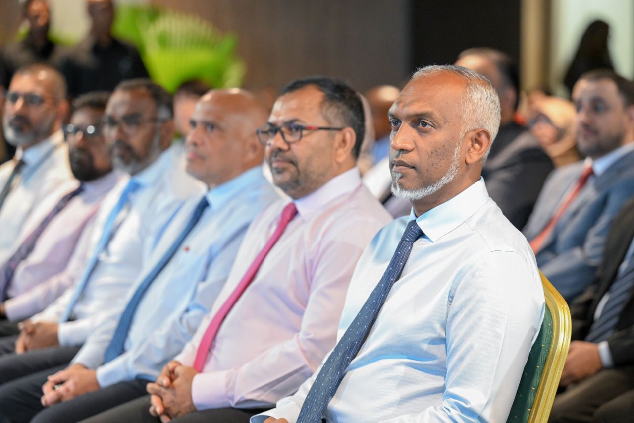Raajje ge credit rating fitch in mathi koffi