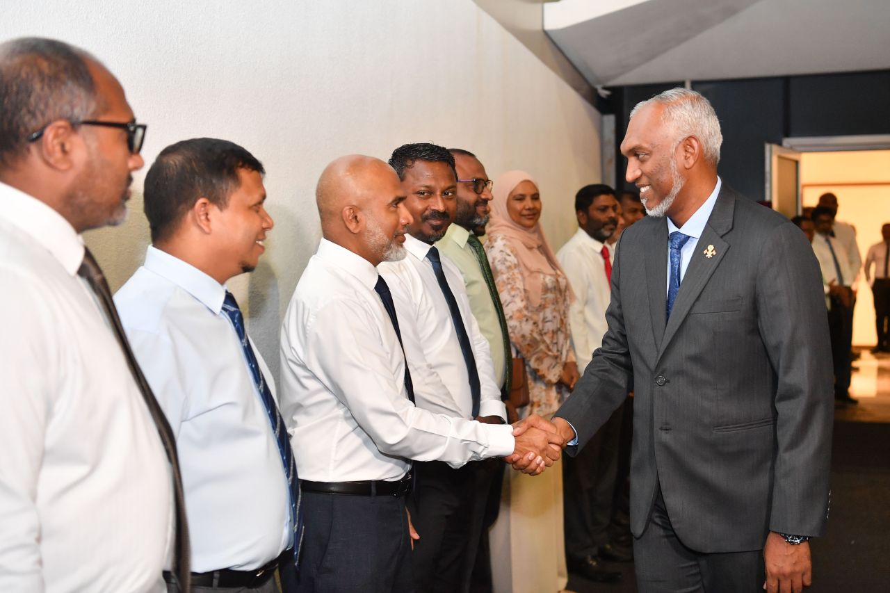 ރައީސް އެމެރިކާއަށް