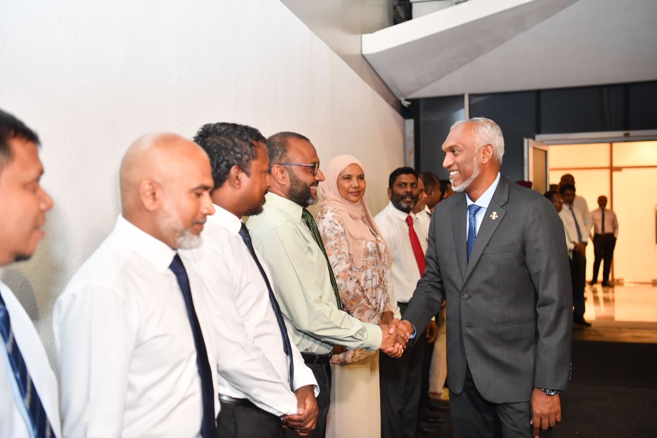 ރައީސް އެމެރިކާއަށް