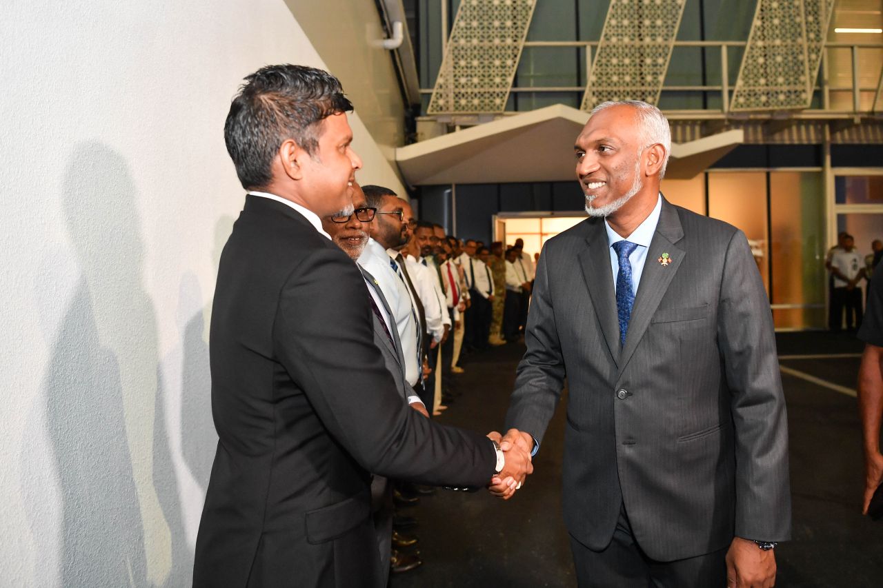 ރައީސް އެމެރިކާއަށް
