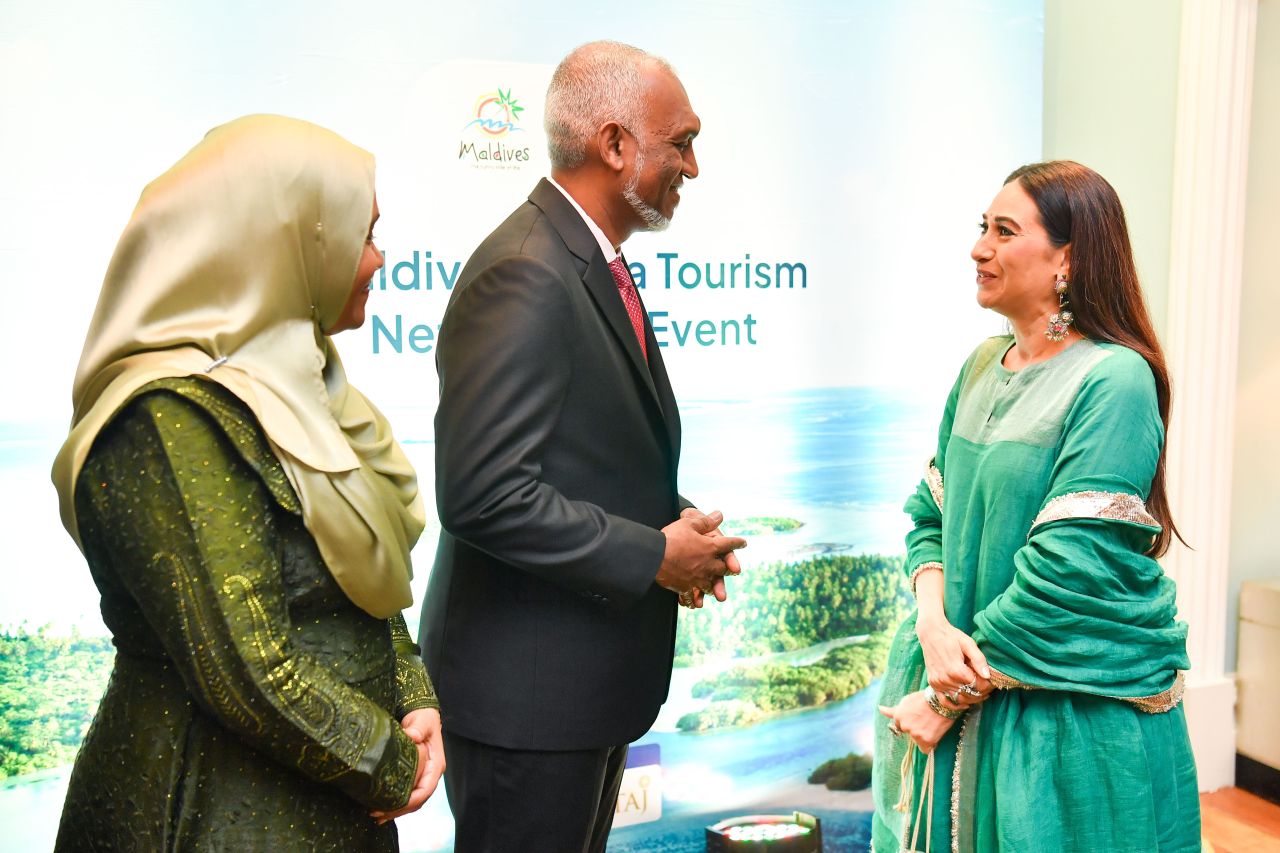 ދިވެހި ޓުއަރިޒަމް ޕްރޮމޯޓު ކުރުމަށް ރައީސް އިންޑިއާގެ ފިލްމީ ތަރިންނާ ބައްދަލު ކުރެއްވުން
