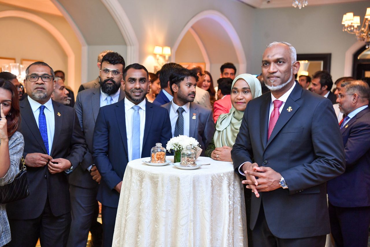 ދިވެހި ޓުއަރިޒަމް ޕްރޮމޯޓު ކުރުމަށް ރައީސް އިންޑިއާގެ ފިލްމީ ތަރިންނާ ބައްދަލު ކުރެއްވުން