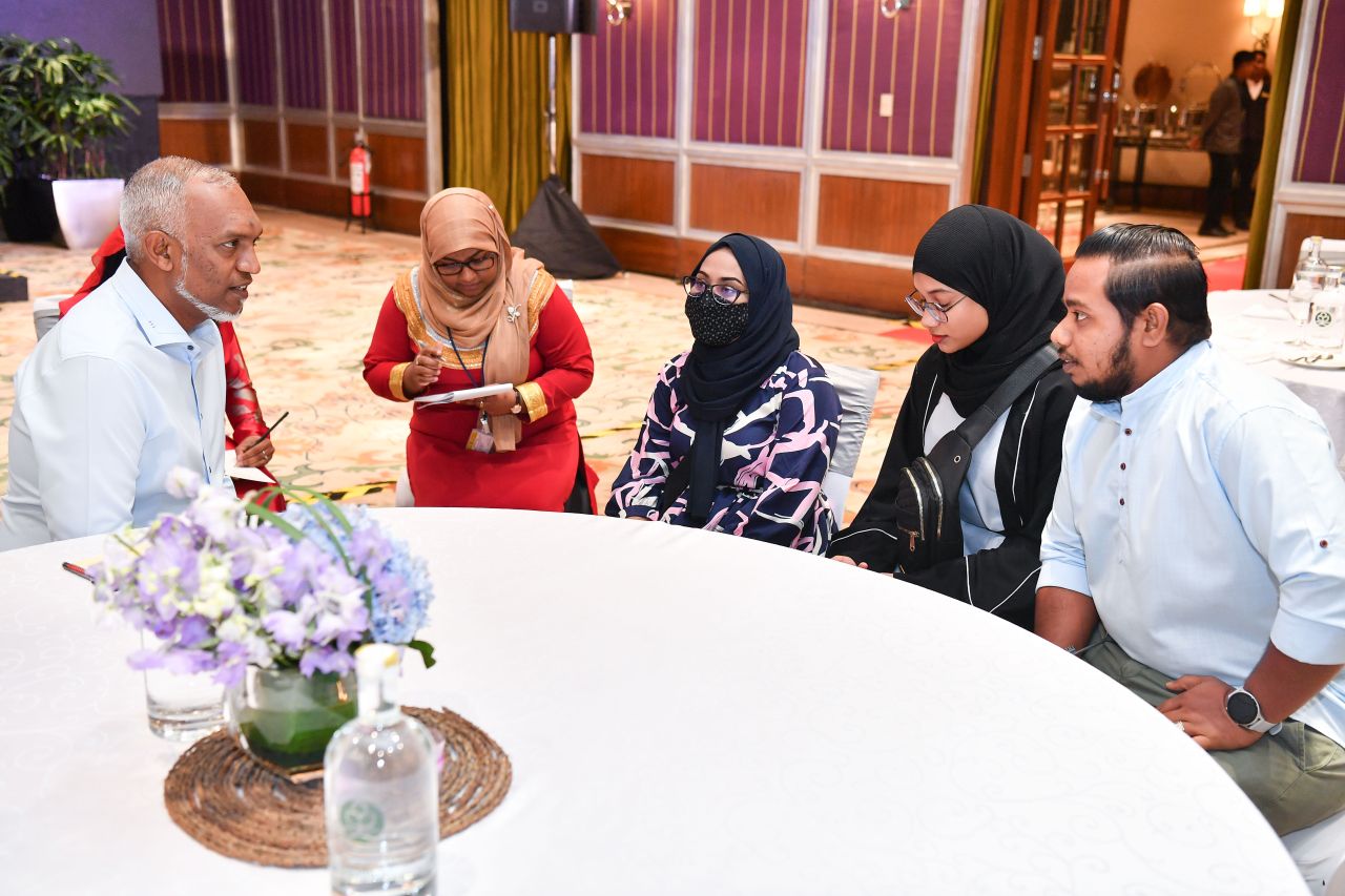 ބެންގަލޫރުގައި ދިރިއުޅޭ ދިވެހިންނާއި ރައީސް ބައްދަލުކުރެއްވުން