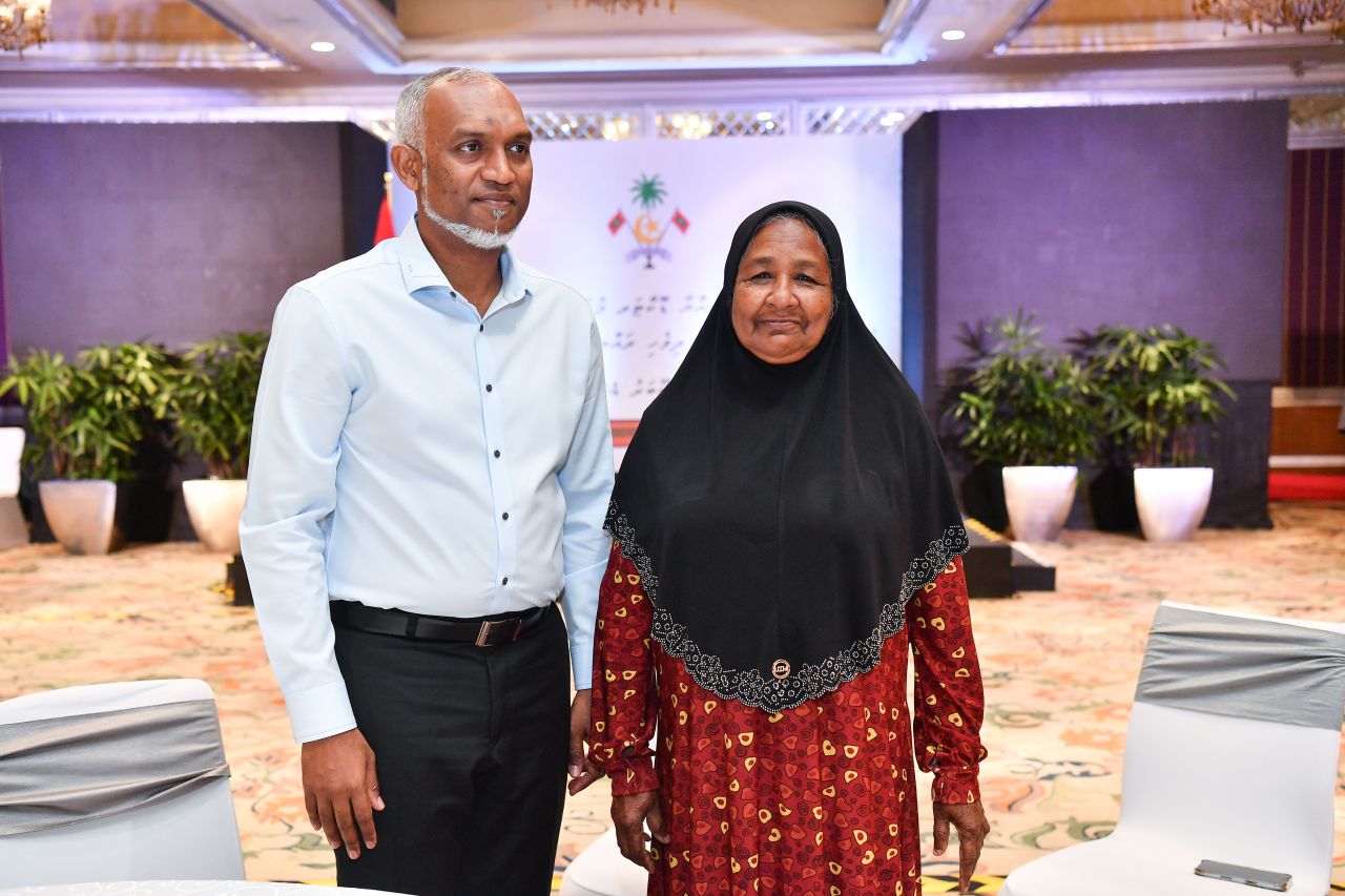 ބެންގަލޫރުގައި ދިރިއުޅޭ ދިވެހިންނާއި ރައީސް ބައްދަލުކުރެއްވުން