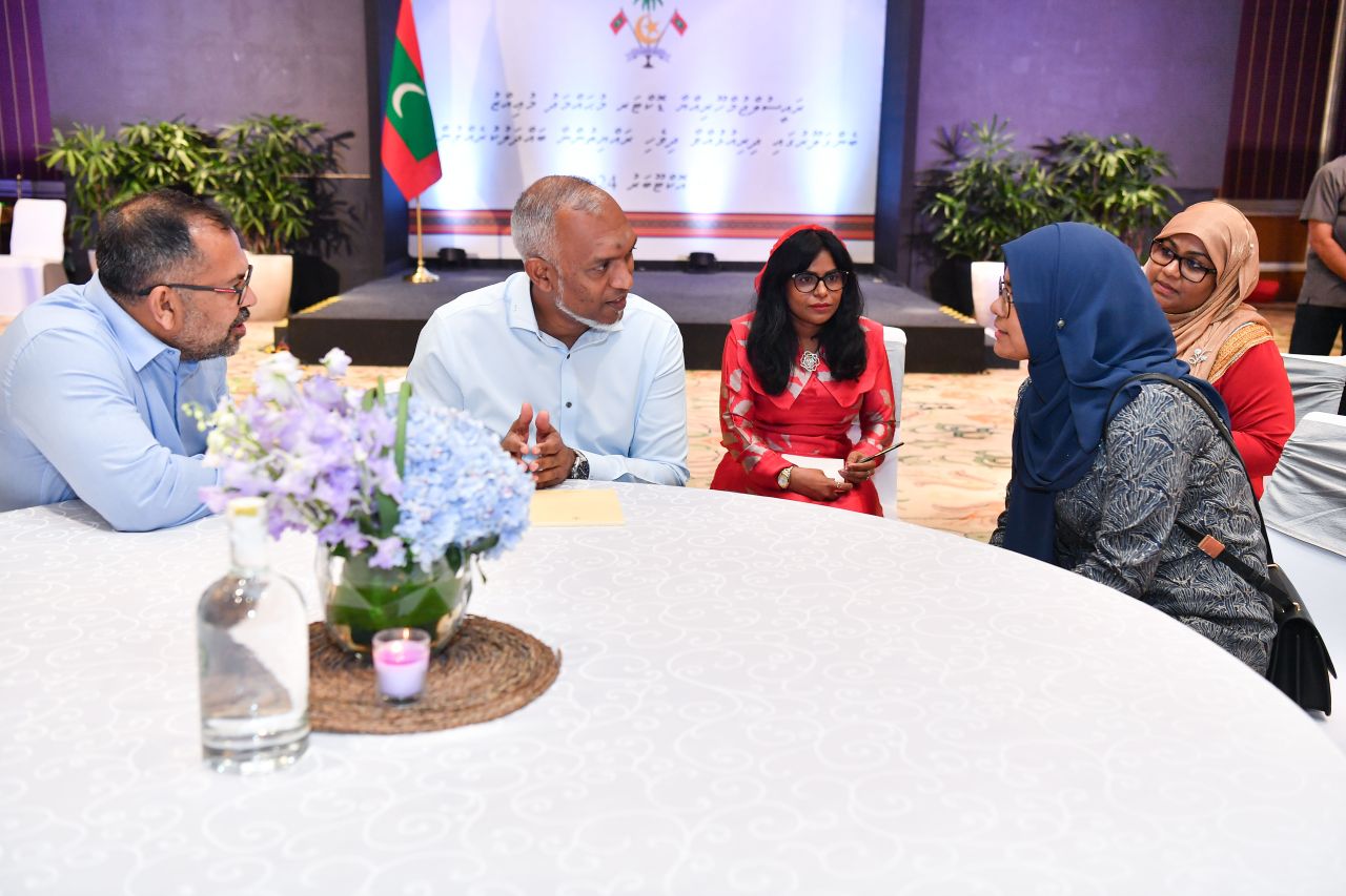 ބެންގަލޫރުގައި ދިރިއުޅޭ ދިވެހިންނާއި ރައީސް ބައްދަލުކުރެއްވުން