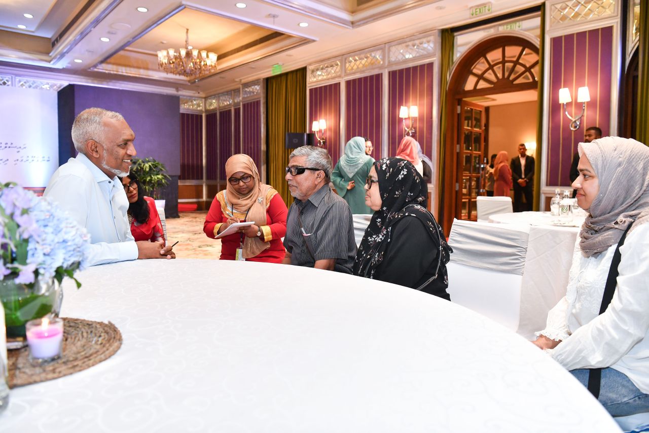 ބެންގަލޫރުގައި ދިރިއުޅޭ ދިވެހިންނާއި ރައީސް ބައްދަލުކުރެއްވުން