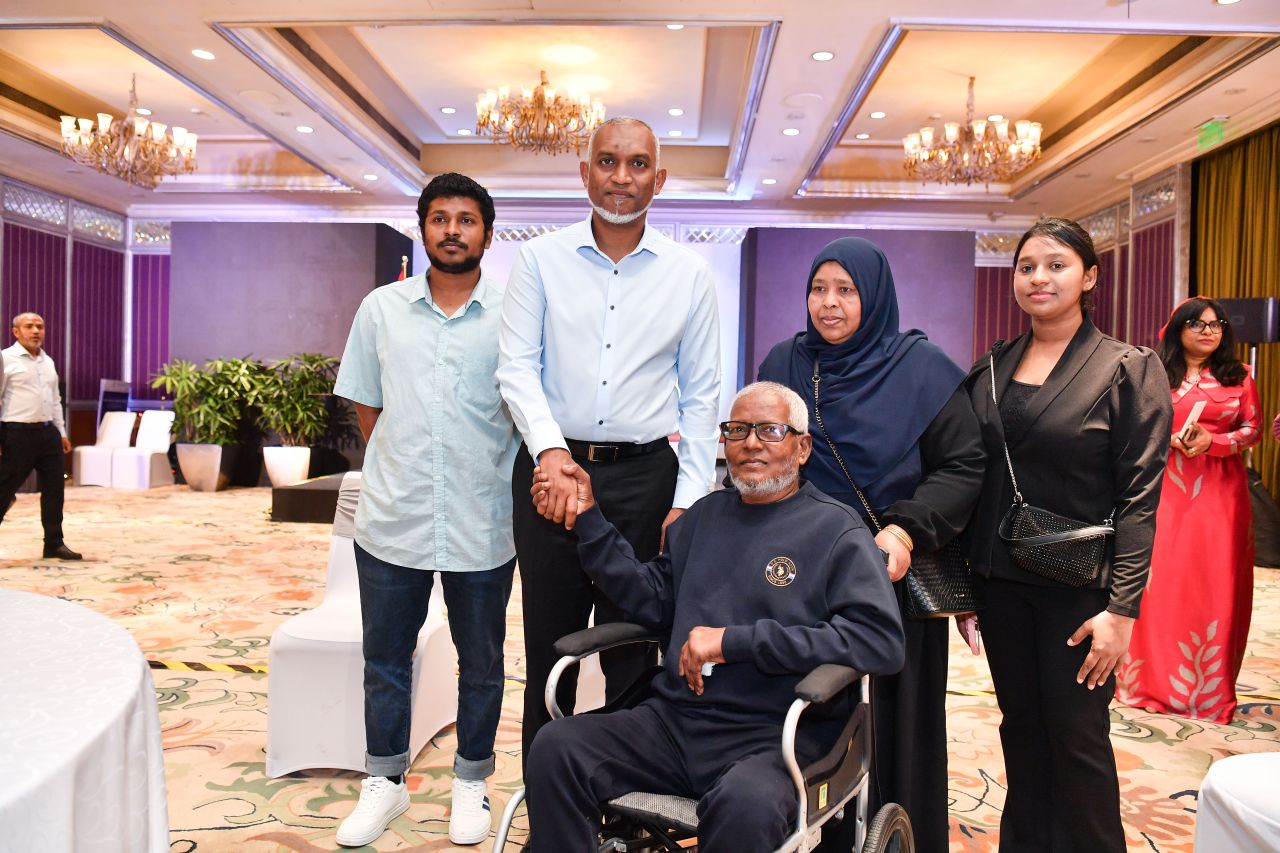 ބެންގަލޫރުގައި ދިރިއުޅޭ ދިވެހިންނާއި ރައީސް ބައްދަލުކުރެއްވުން