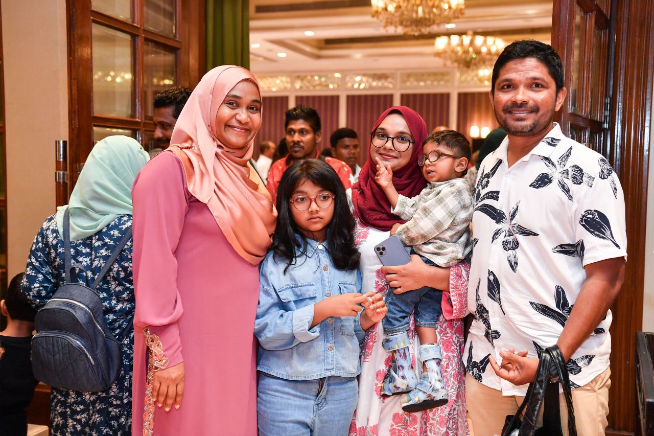 ބެންގަލޫރުގައި ދިރިއުޅޭ ދިވެހިންނާއި ރައީސް ބައްދަލުކުރެއްވުން