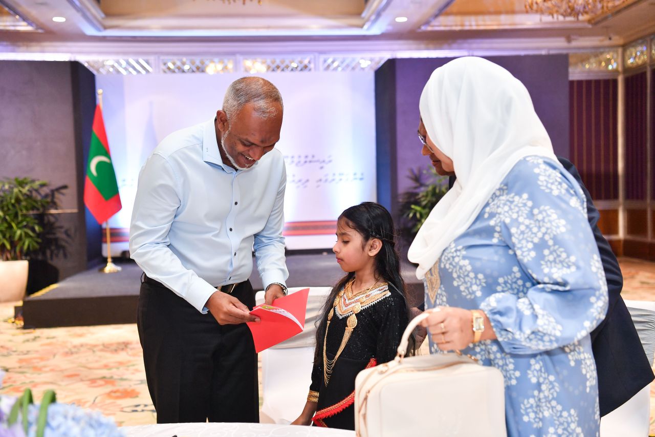 ބެންގަލޫރުގައި ދިރިއުޅޭ ދިވެހިންނާއި ރައީސް ބައްދަލުކުރެއްވުން