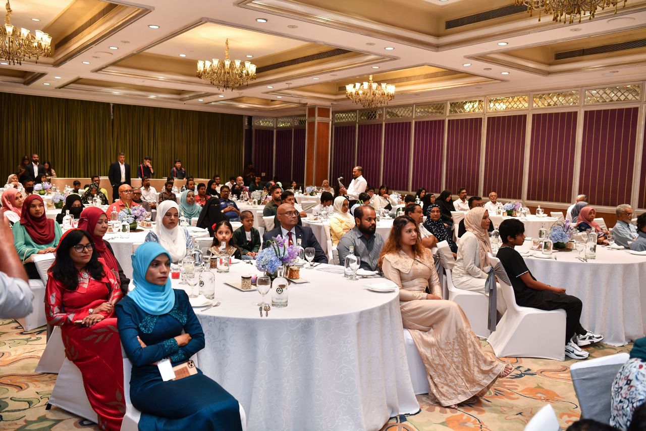 ބެންގަލޫރުގައި ދިރިއުޅޭ ދިވެހިންނާއި ރައީސް ބައްދަލުކުރެއްވުން