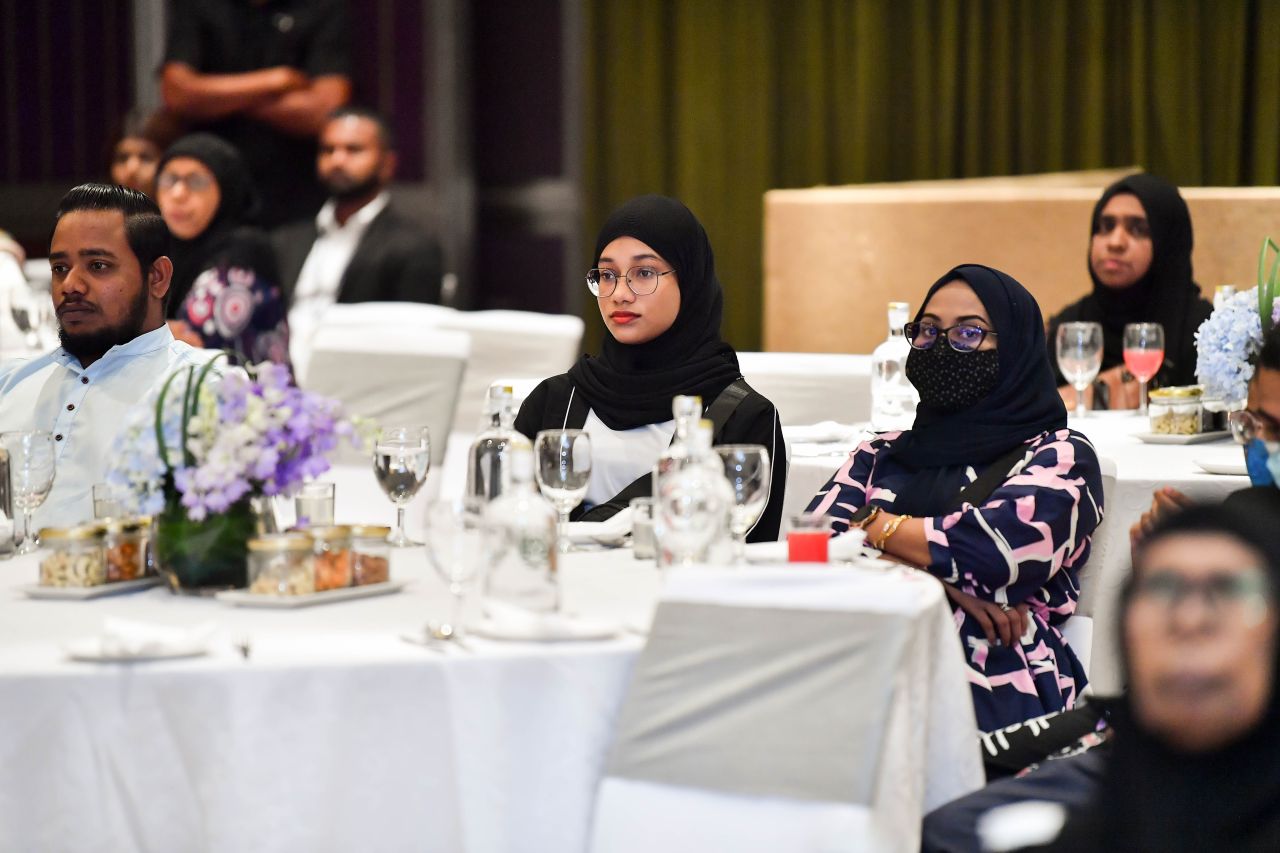 ބެންގަލޫރުގައި ދިރިއުޅޭ ދިވެހިންނާއި ރައީސް ބައްދަލުކުރެއްވުން