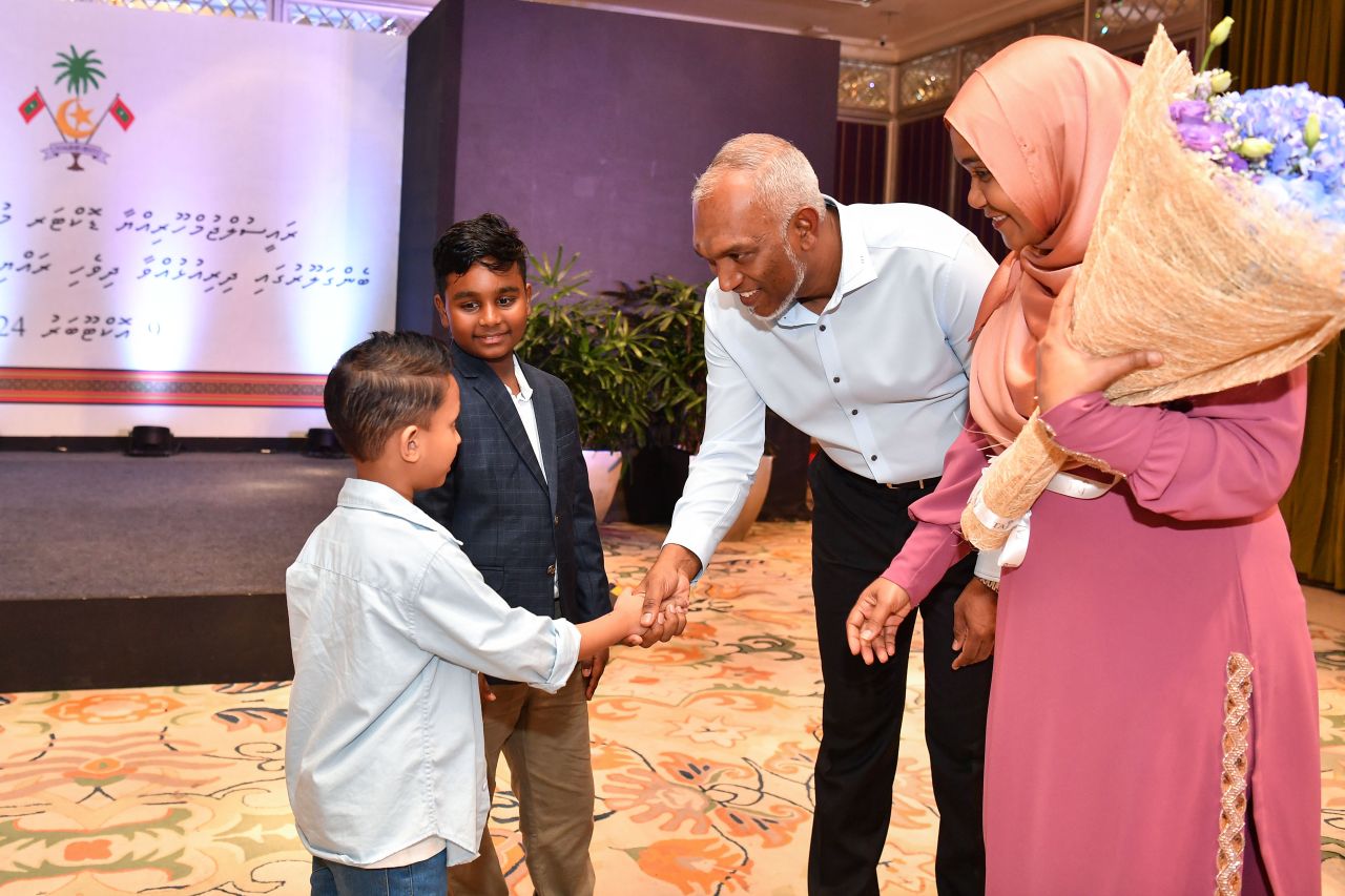 ބެންގަލޫރުގައި ދިރިއުޅޭ ދިވެހިންނާއި ރައީސް ބައްދަލުކުރެއްވުން