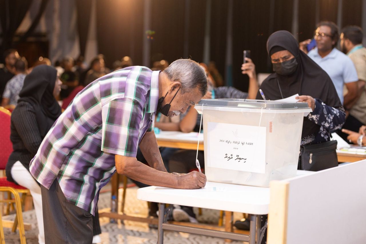 ކޮންގްރެސް ޕާޓީގެ އެތެރޭގެ އިންތިހާބު