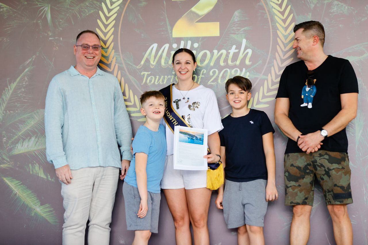 ދެ މިލިއަން ވަނަ ފަތުރުވެރިޔާއަށް މަރުހަބާ ކިޔުން