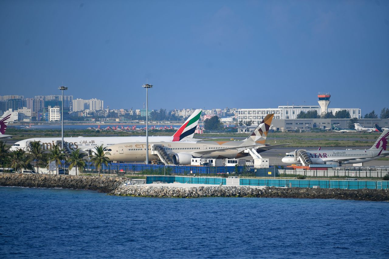 އާއަހަރާއެކު ގިނަ ފަތުރުވެރިން ރާއްޖެއަށް