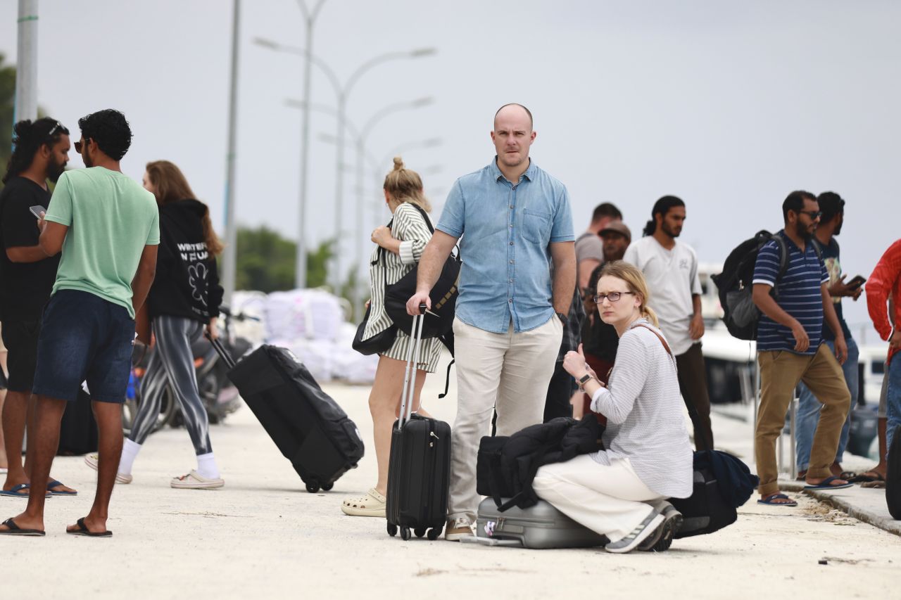 އާއަހަރާއެކު ގިނަ ފަތުރުވެރިން ރާއްޖެއަށް