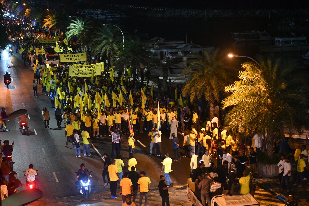 ފުދިއްޖެ ފުނޑިއްޖެ، ހިނގާލުން