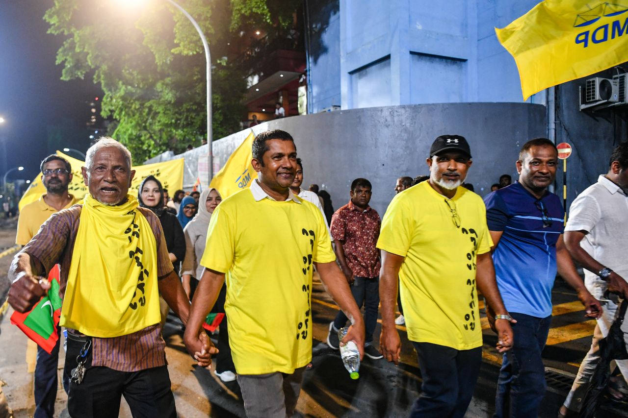 ފުދިއްޖެ ފުނޑިއްޖެ، ހިނގާލުން