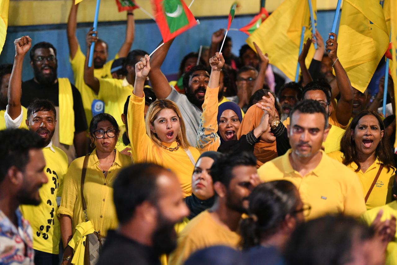 ފުދިއްޖެ ފުނޑިއްޖެ، ހިނގާލުން