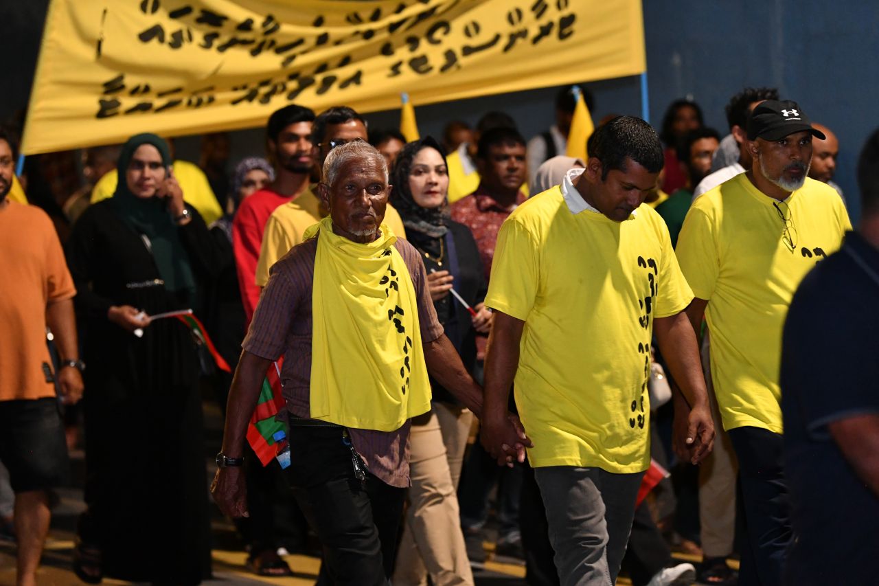 ފުދިއްޖެ ފުނޑިއްޖެ، ހިނގާލުން