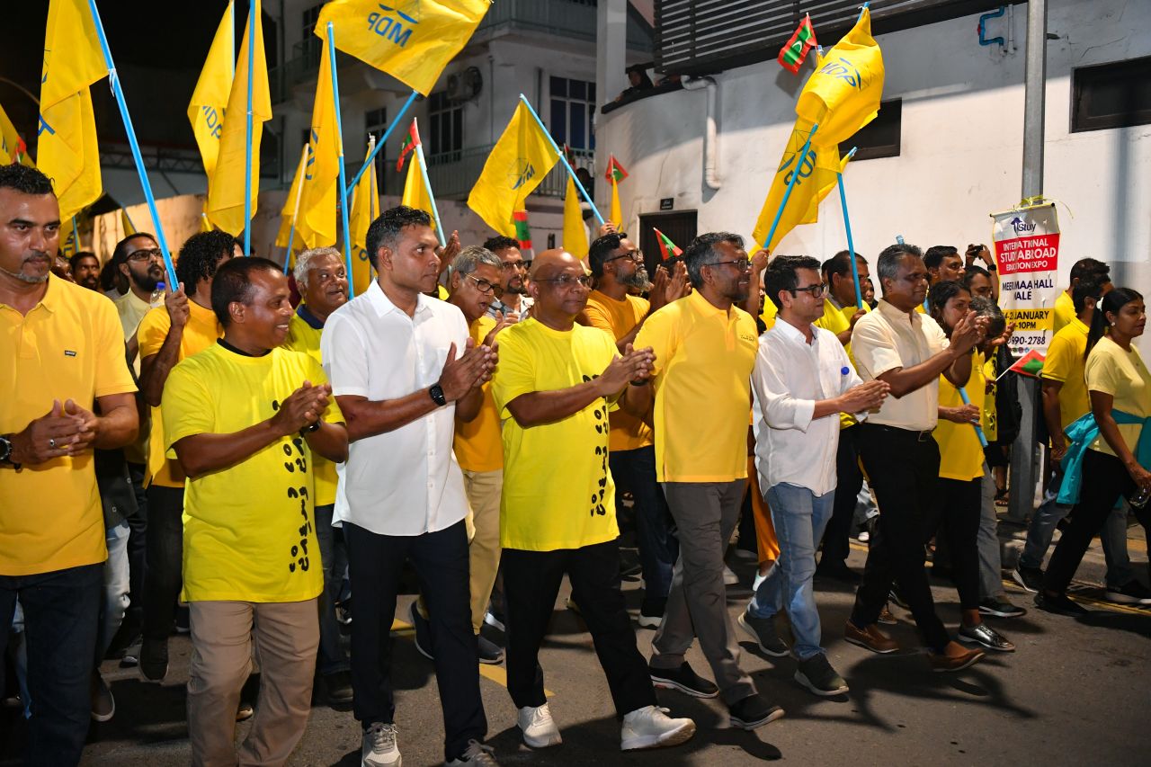 ފުދިއްޖެ ފުނޑިއްޖެ، ހިނގާލުން