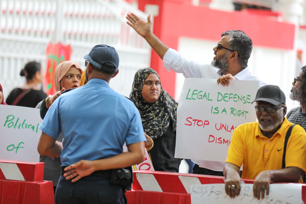 ފަނޑިޔާރުންގެ ދިފާއުގައި ކުރި މުޒާހަރާ