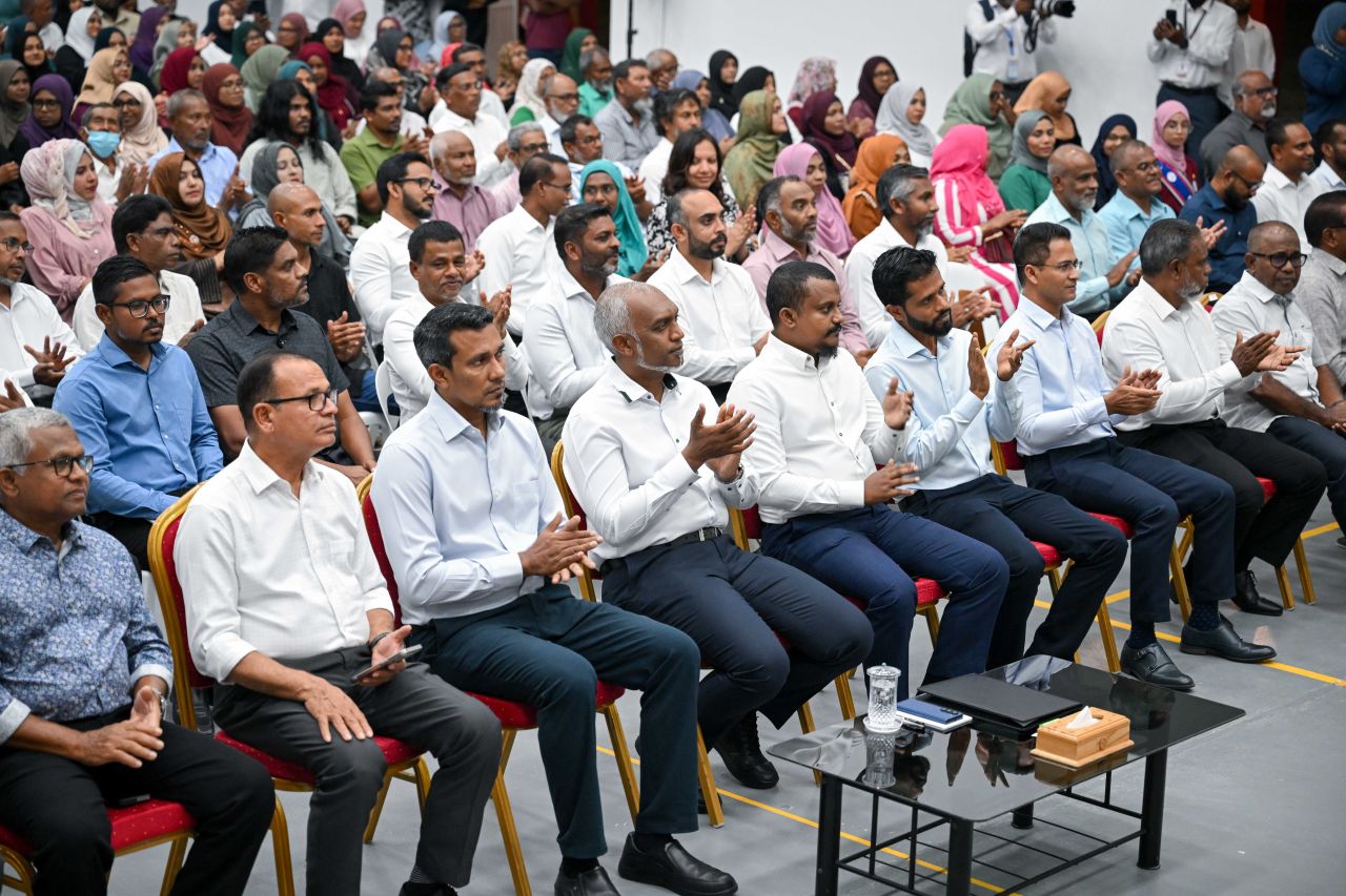 އައްޑޫ އާއި ފުވައްމުލަކަށް ރައީސް މުއިއްޒު ކުރެއްވި ދަތުރުފުޅު